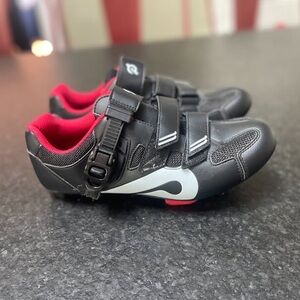 Peloton Ladies shoes Size 9